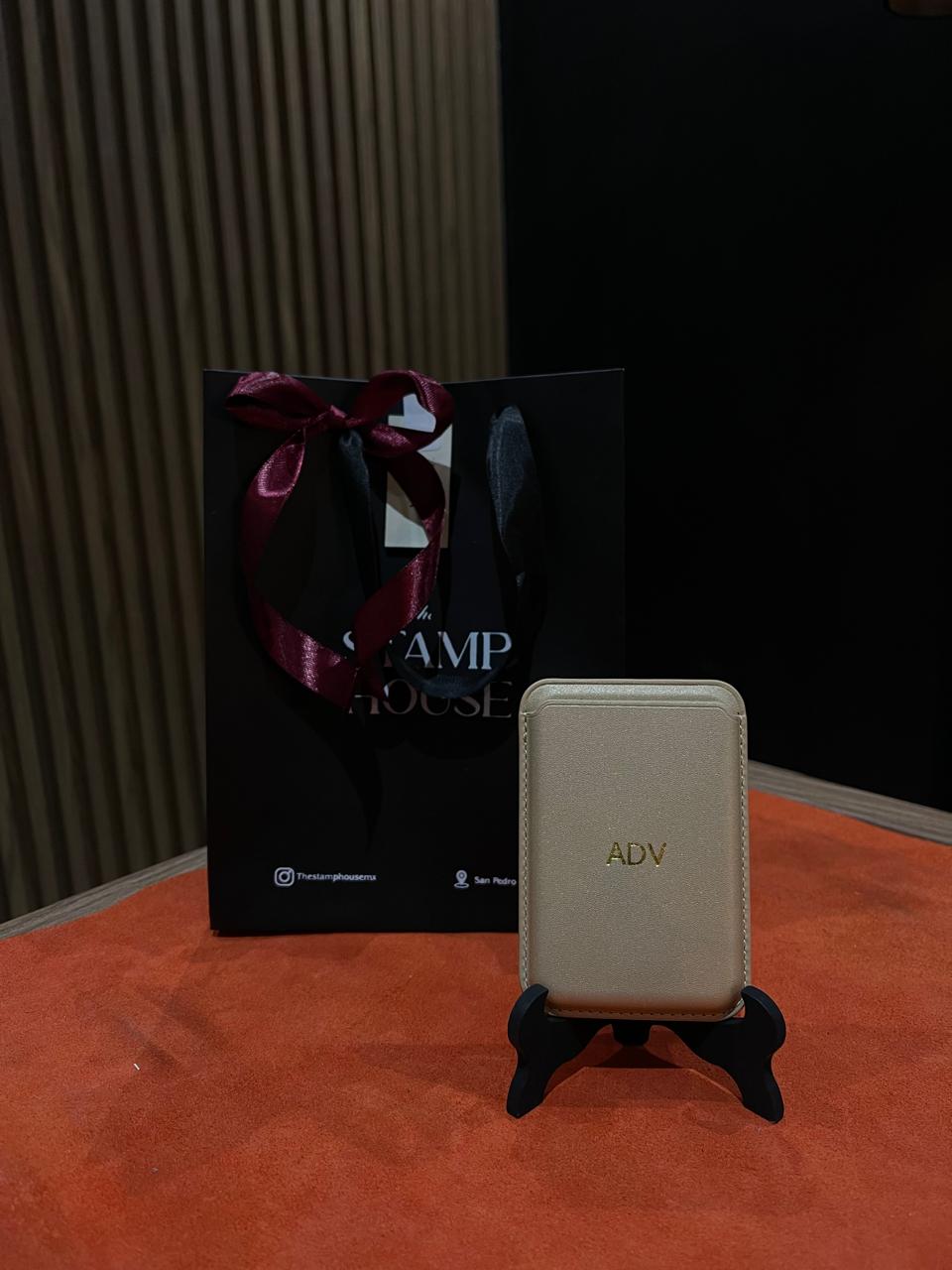 MAG SAFE WALLET DORADO
